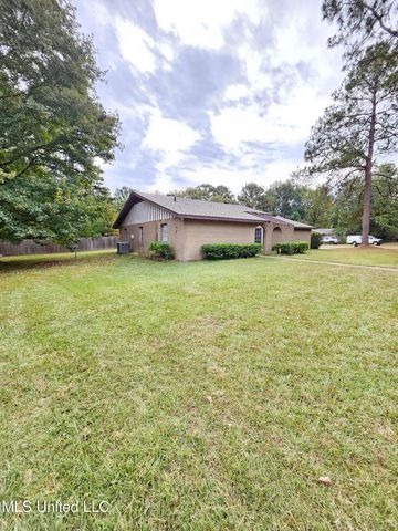 5856 Cypress Trail, Jackson, MS 39211