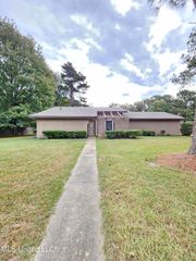 5856 Cypress Trail, Jackson, MS 39211