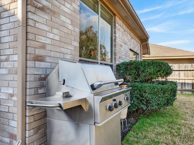 2110 Laurel Forest Way, Houston, TX 77014