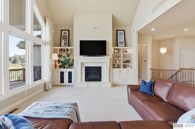 4802 Lakeside Circle, Bellevue, NE 68133