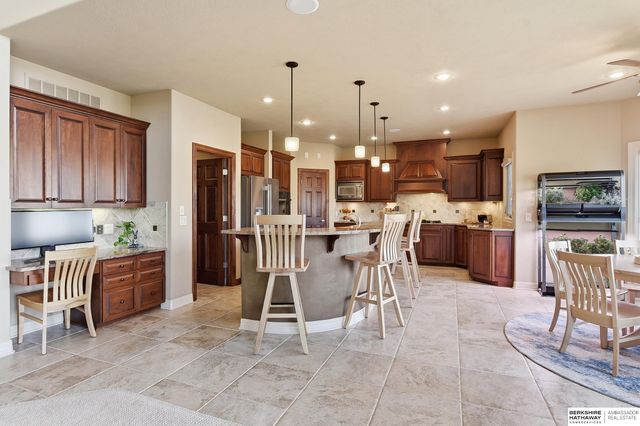 4802 Lakeside Circle, Bellevue, NE 68133