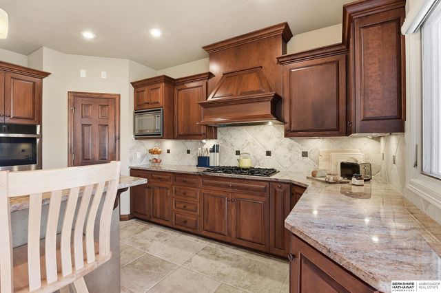 4802 Lakeside Circle, Bellevue, NE 68133