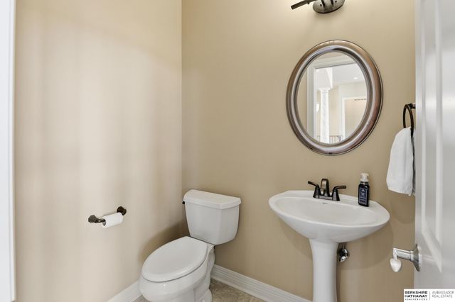 4802 Lakeside Circle, Bellevue, NE 68133