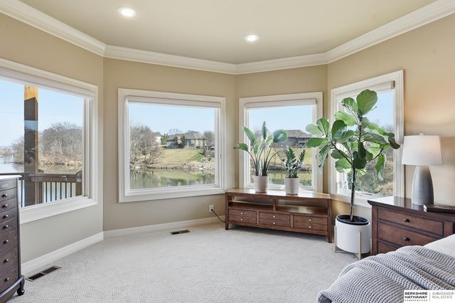 4802 Lakeside Circle, Bellevue, NE 68133
