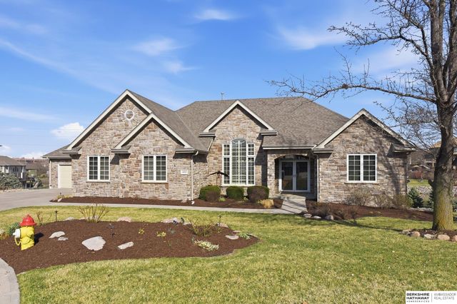 4802 Lakeside Circle, Bellevue, NE 68133