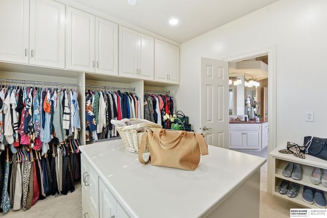 4802 Lakeside Circle, Bellevue, NE 68133