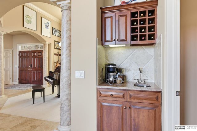 4802 Lakeside Circle, Bellevue, NE 68133