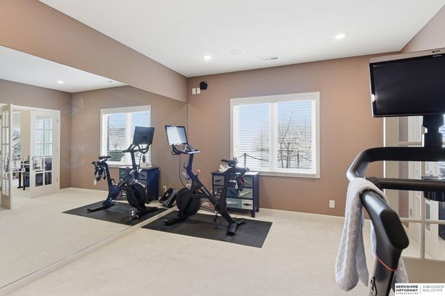 4802 Lakeside Circle, Bellevue, NE 68133