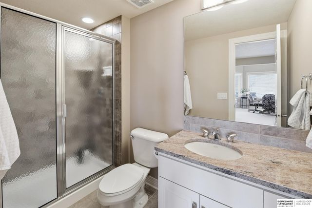 4802 Lakeside Circle, Bellevue, NE 68133