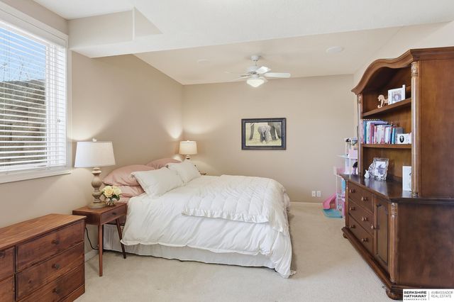 4802 Lakeside Circle, Bellevue, NE 68133