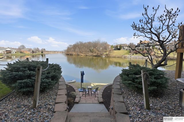 4802 Lakeside Circle, Bellevue, NE 68133