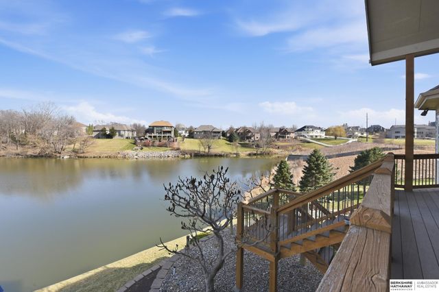 4802 Lakeside Circle, Bellevue, NE 68133