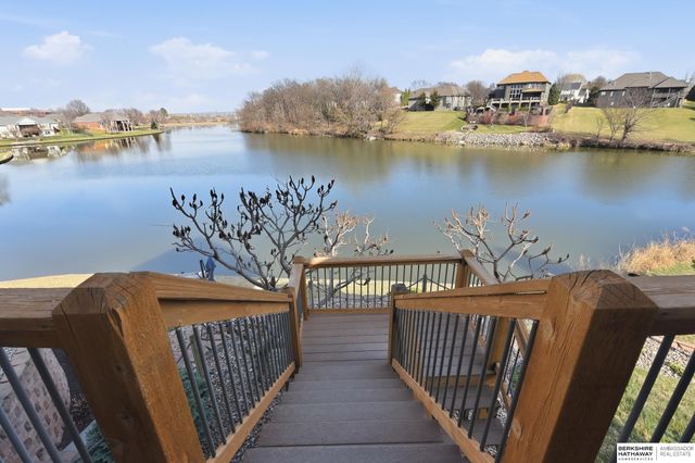 4802 Lakeside Circle, Bellevue, NE 68133