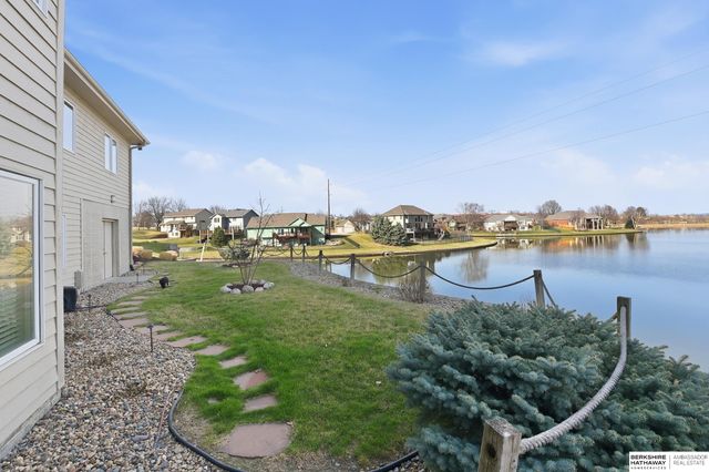 4802 Lakeside Circle, Bellevue, NE 68133