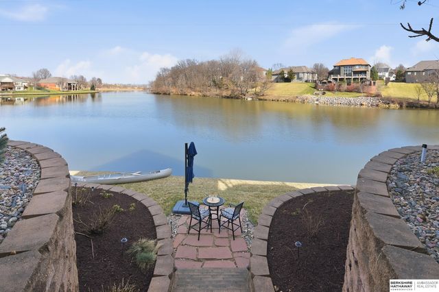 4802 Lakeside Circle, Bellevue, NE 68133