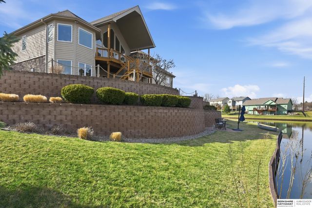 4802 Lakeside Circle, Bellevue, NE 68133