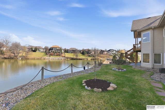 4802 Lakeside Circle, Bellevue, NE 68133