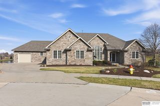 4802 Lakeside Circle, Bellevue, NE 68133