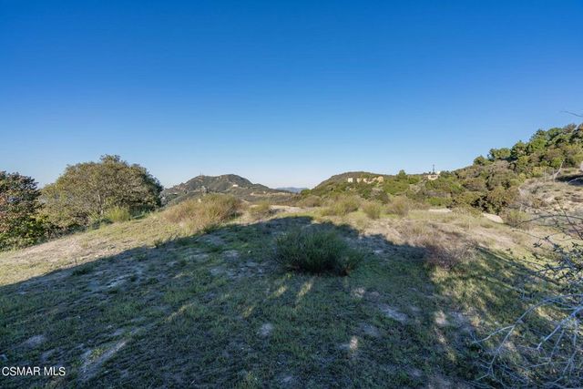 23118 Saddle Peak Road, Topanga, CA 90290