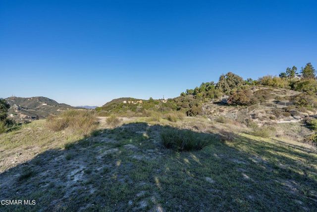 23118 Saddle Peak Road, Topanga, CA 90290