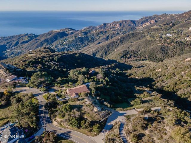 23118 Saddle Peak Road, Topanga, CA 90290