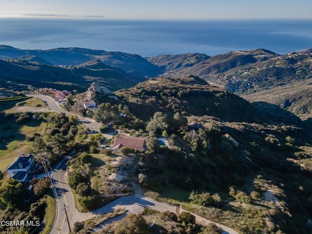 23118 Saddle Peak Road, Topanga, CA 90290