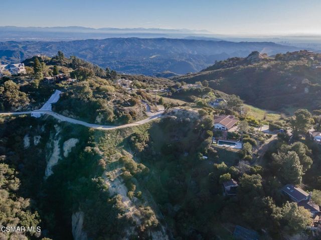23118 Saddle Peak Road, Topanga, CA 90290