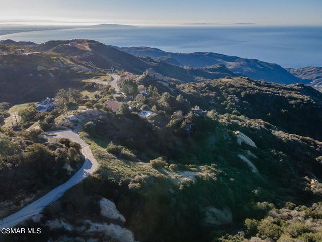 23118 Saddle Peak Road, Topanga, CA 90290