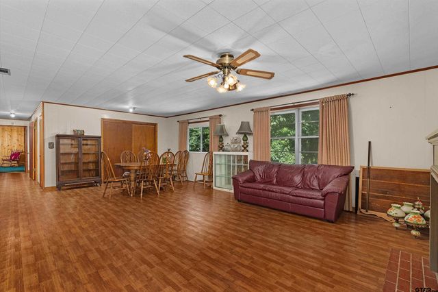 4610 N US Hwy 79, Deberry, TX 75639