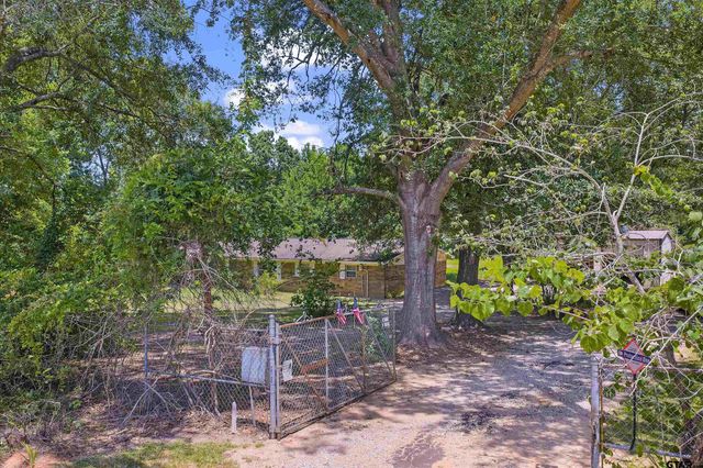 4610 N US Hwy 79, Deberry, TX 75639