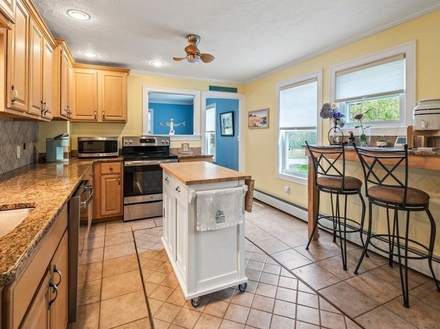 20 Brandes St, Webster, MA 01570
