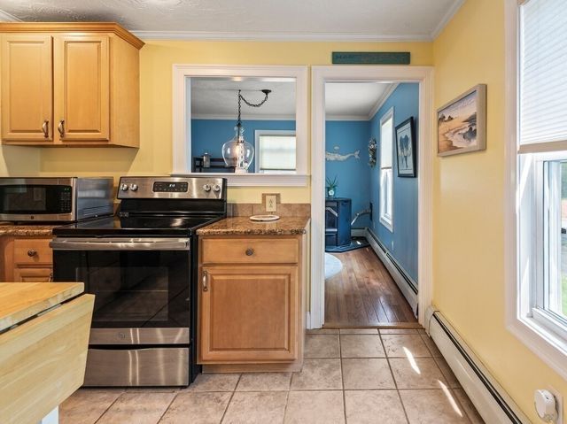 20 Brandes St, Webster, MA 01570