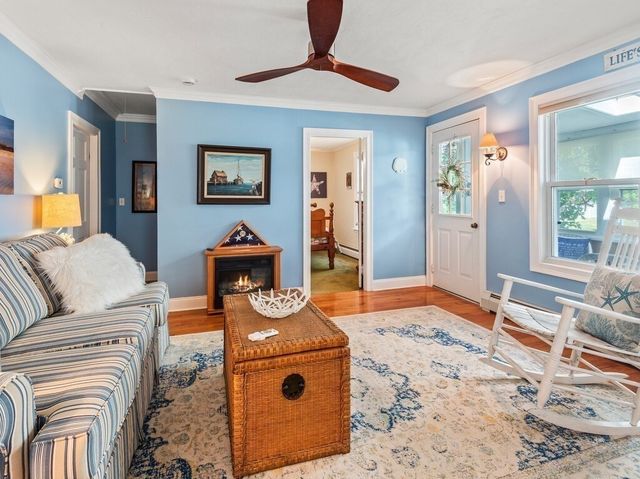 20 Brandes St, Webster, MA 01570