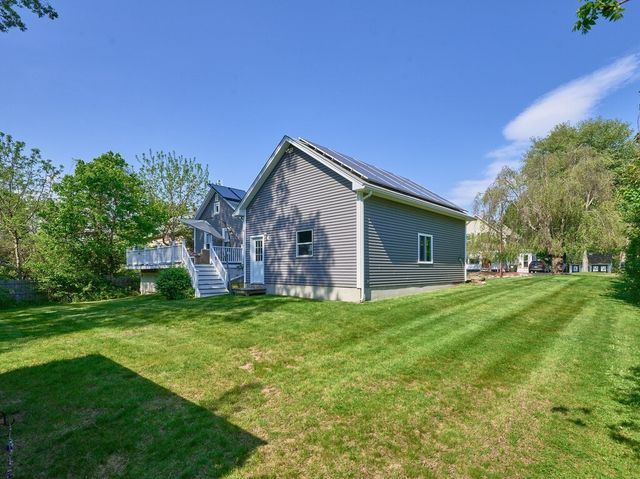 20 Brandes St, Webster, MA 01570