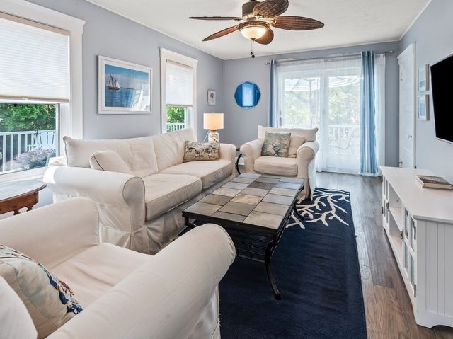20 Brandes St, Webster, MA 01570