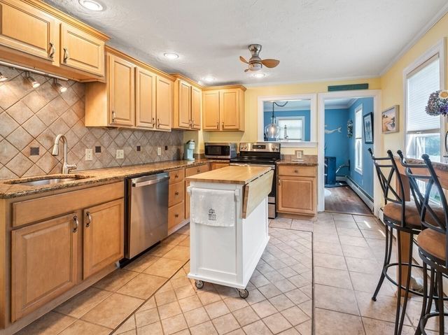 20 Brandes St, Webster, MA 01570