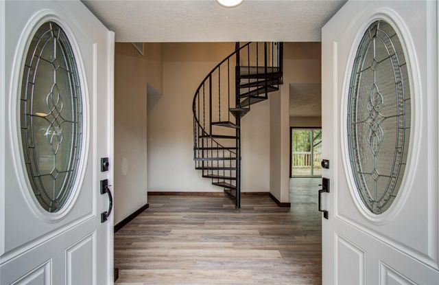 712 Player Court, Conroe, TX 77302