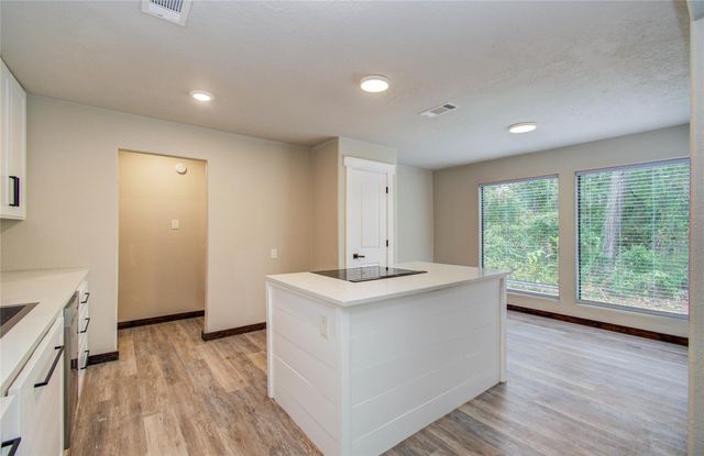 712 Player Court, Conroe, TX 77302