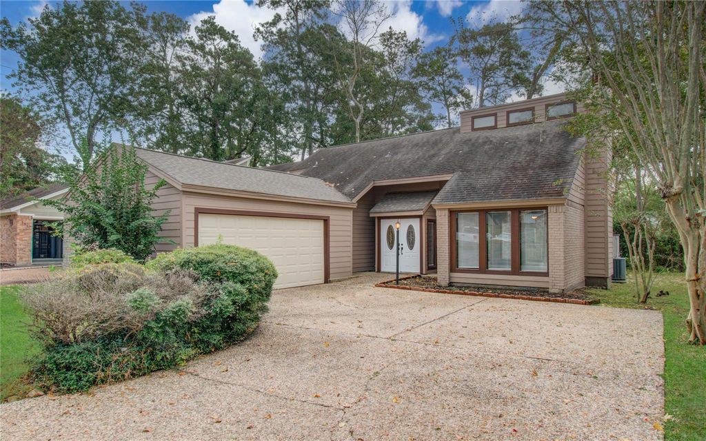 712 Player Court, Conroe, TX 77302