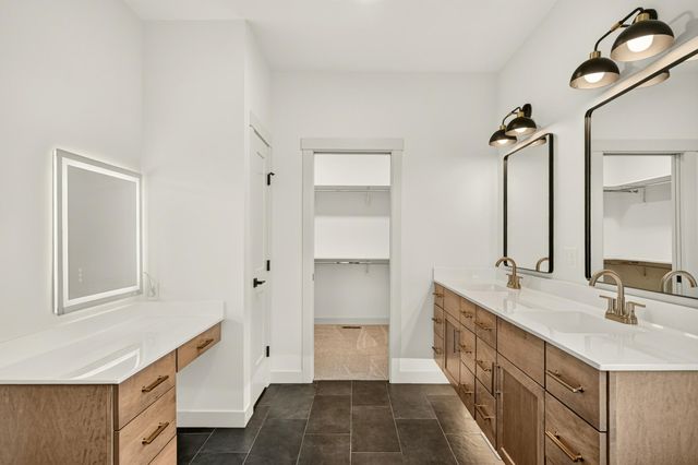 1504 Shannon Oaks Boulevard NE, Rochester, MN 55906