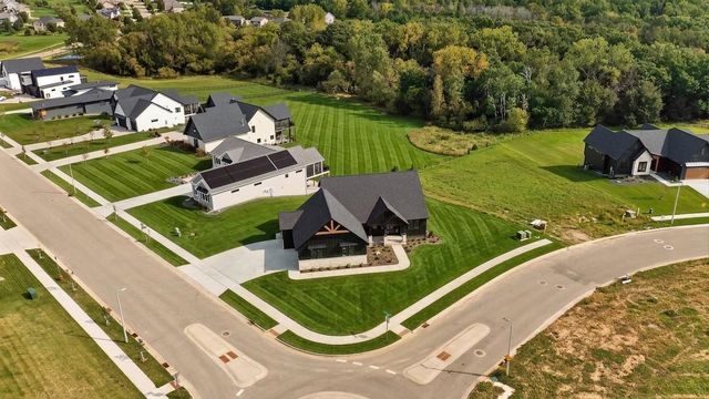 1504 Shannon Oaks Boulevard NE, Rochester, MN 55906