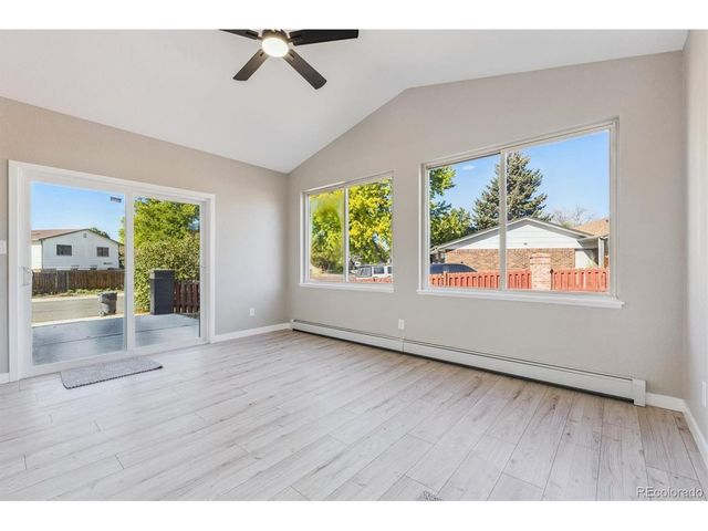 1140 Parker Dr, Longmont, CO 80501