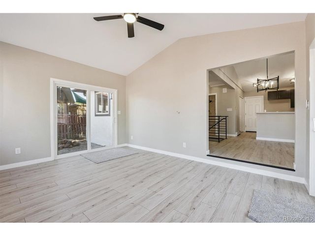 1140 Parker Dr, Longmont, CO 80501