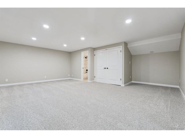 1140 Parker Dr, Longmont, CO 80501