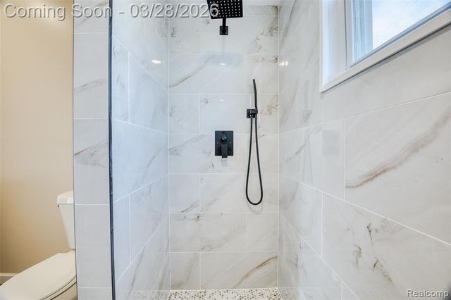 29950 6 Mile Road, Livonia, MI 48152