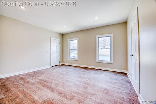 29950 6 Mile Road, Livonia, MI 48152