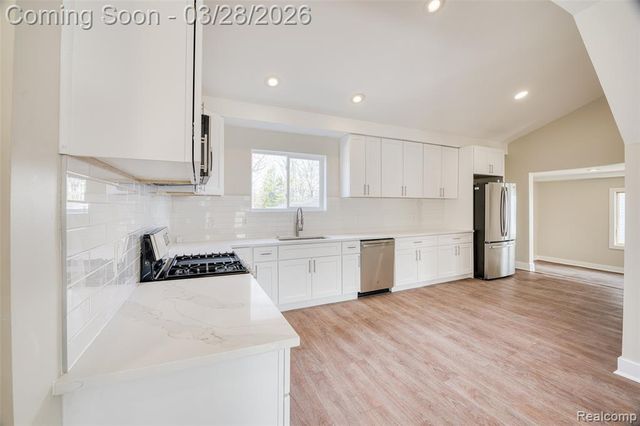 29950 6 Mile Road, Livonia, MI 48152