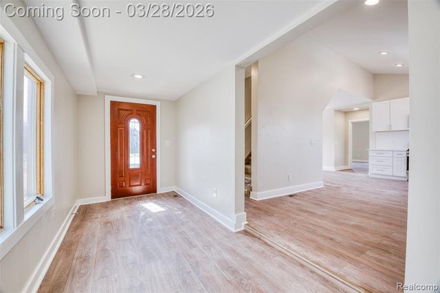 29950 6 Mile Road, Livonia, MI 48152