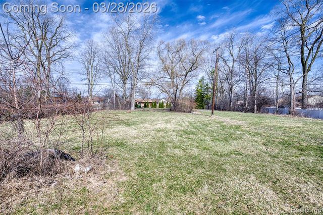 29950 6 Mile Road, Livonia, MI 48152