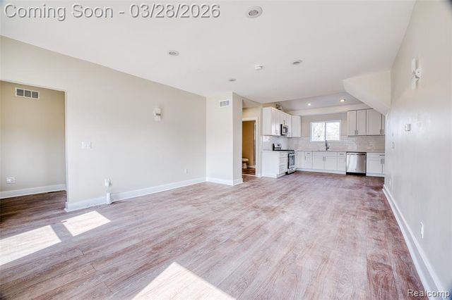 29950 6 Mile Road, Livonia, MI 48152